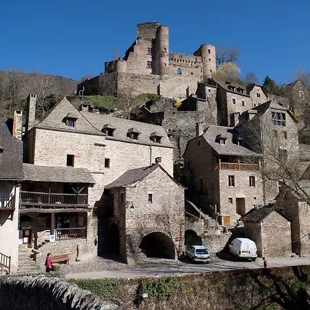Le Hameau Saint-martial Rieupeyroux (Aveyron)